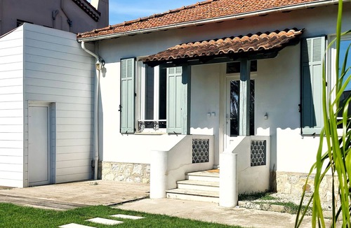 Plaine de la Brague Villa | Seaside Villa with Private Pool 3BR AC Lush Tropical Garden