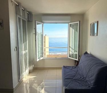 Fabron Apartment | Seaview retreat