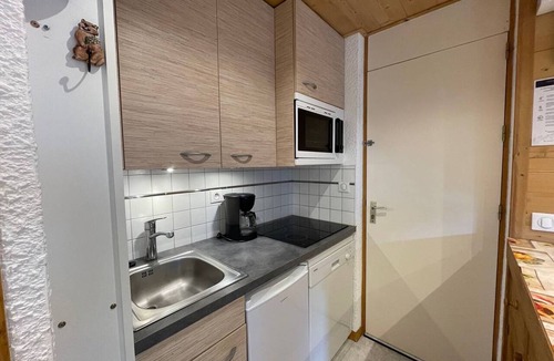 Les Avanchers-Valmorel Apartment | Ski-in/ski-out studio, near ESF, renovated, Valmorel