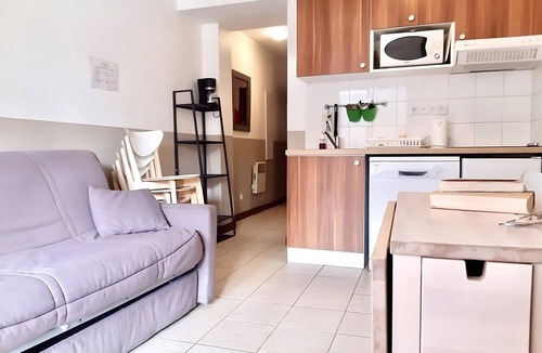 Valberg Hotel | Ski-To-Door 2BR Multi-Bed Suite | Walk to Lifts & Alpine Toboggan Sledding Runs