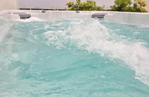 Port Marianne Apartment | Skyline Rooftop Swim Spa