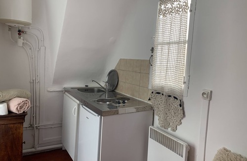Belsunce Apartment | Small Haussmannian studio
