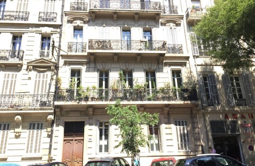 Belsunce Apartment | Small Haussmannian studio