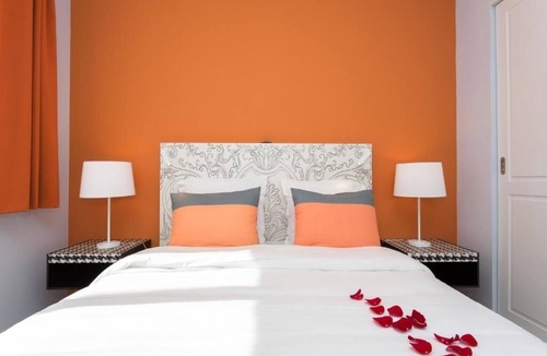 Mougins Hotel | Spacious 2BR Flat with 2 Bathrooms & Full Kitchen | Near Local Tennis Courts