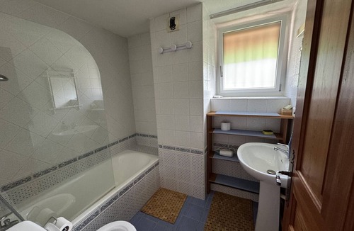 La Salle-les-Alpes Apartment | Spacious 4-Room Apartment for 8 with Balcony & Fireplace, 300m from Slopes