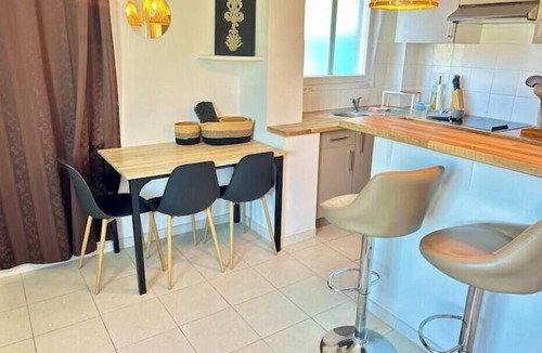 Antibes Apartment | Spacious, bright studio apartment, 33 m², Juan-les-Pins