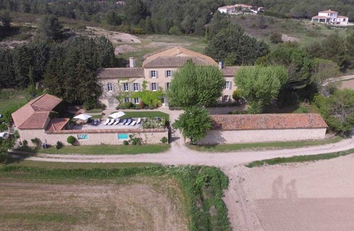 Lambesc House | Spacious family villa Provence | 7 bedroom, heated pool, pet-friendly. Aix 25min