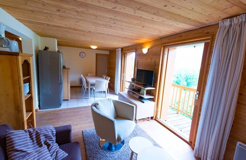 Monetier-les-Bains Apartment | Spacious 3-bedroom apartment, balcony, fully equipped kitchen