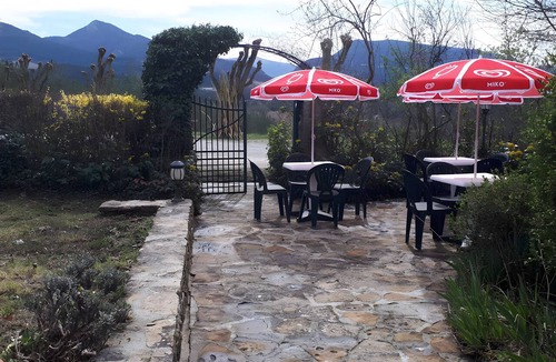 Bourdeaux House | Spacious Gîte with 16-Person Spa and Jacuzzi near Medieval Village