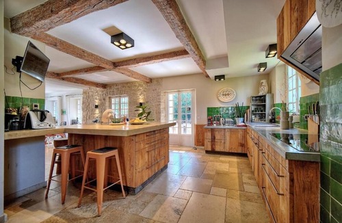 Antibes Villa | Spacious Luxury Villa with Heated Pool – Near Beaches - sleep up to 20