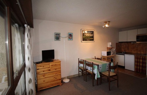 Auris Apartment | Spacious studio cabin 250m from slopes, sleeps 4, free parking - Auris en Oisans