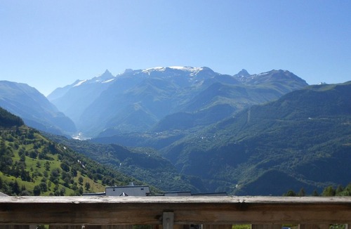 Auris Apartment | Spacious studio cabin 250m from slopes, sleeps 4, free parking - Auris en Oisans