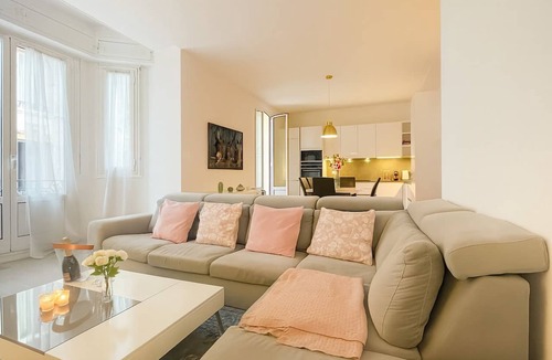 Beausoleil Condo | Spacious & Stylish 3 bedroom Near Monaco