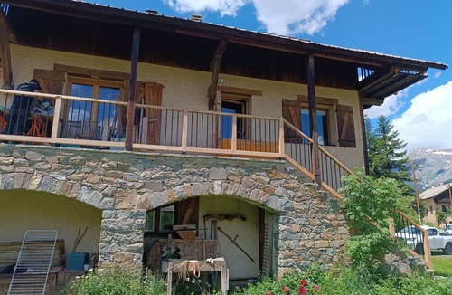 Puy-Saint-Vincent Apartment | Spacious three-room apartment in the village center at the foot of the slopes
