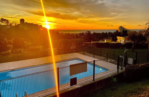 Bastide Giraud Apartment | Spicy love romantic suite - private jacuzzi - French Riviera - luxury