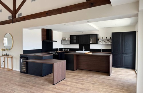 Orange Apartment | Splendid apartment in Orange town center