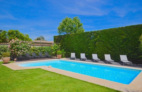 Robion Villa | St Roch: Luxury farmhouse from the 18th century with heated pool