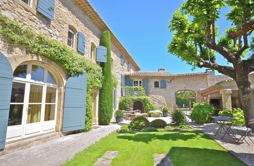Robion House | St Roch: superb farmhouse from the 18th century in the heart of Provence