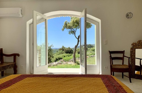 Bonnieux House | Stone farmhouse with exceptional view of the Grand Luberon 4 * tourist office