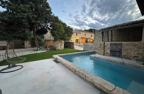 Tresques House | Stone villa with pool between Uzès and Avignon