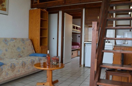 Saint-Pierre-la-Mer Apartment | Studio with mezzanine for 5, near the beach, pets allowed - Saint Pierre la Mer
