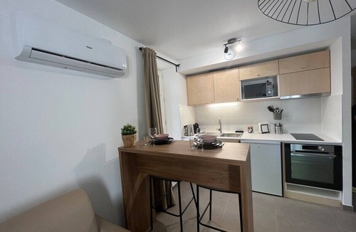 Velaux Apartment | Studio 25m2 air-conditioned and fully equipped