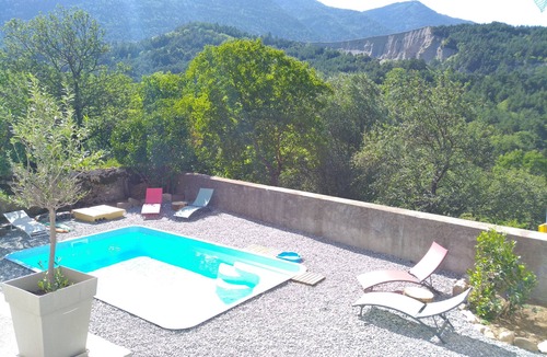 Monestier-d'Ambel Apartment | Studio Apartment 'Gite Lou Maseou - Le Mas Du Lac -' with Lake View, Shared Pool and Wi-Fi