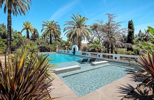 Le Dramont Villa | Studio Apartment 'Le Sémaphore' with Shared Pool, Wi-Fi and Air Conditioning