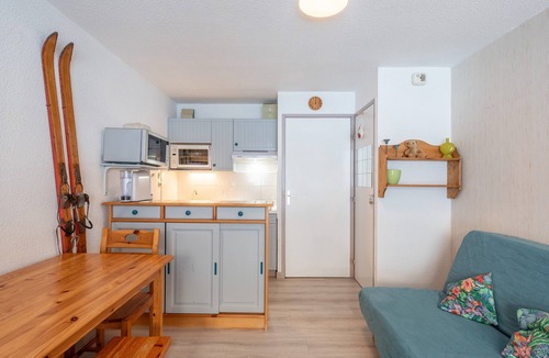 Oz-en-Oisans Apartment | Studio at Alpe D'Huez with Mountain View, Balcony, and Wi-Fi for 3-4 Guests