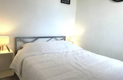 La Faviere Apartment | Studio cabine 4 couchages à Bormes-les-Mimosas avec climatisation et parking - FR-1-251-864
