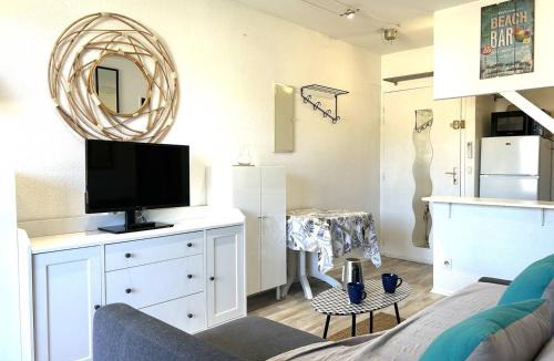 La Faviere Apartment | Studio cabine 4 couchages à Bormes-les-Mimosas avec climatisation et parking - FR-1-251-864