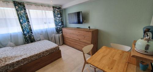 Villeneuve Loubet Beach Apartment | Studio confort, plages proche, wifi, 2 lits - FAME MARINA BAIE DES ANGES