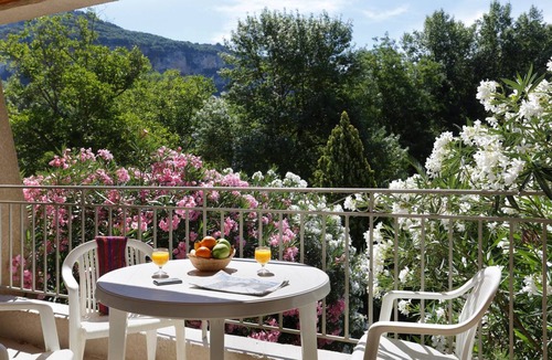 Vallon-Pont-d'Arc Apartment | Studio flat ∙ 1 bedroom ∙ 6 guests