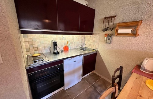 Correncon-en-Vercors Apartment | Studio for 4 pers at slopes' foot with south-facing balcony, parking