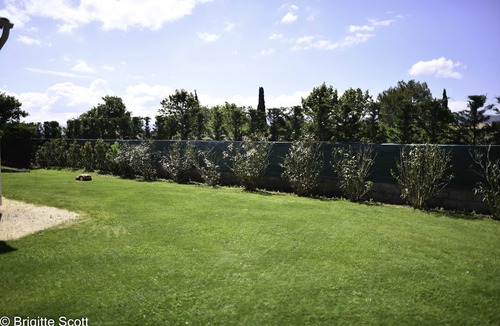 Cabrieres-d'Avignon Apartment | Studio
