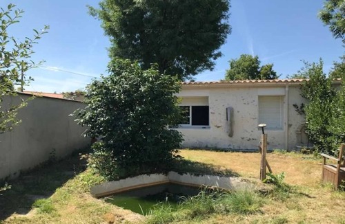 Beaulieu-sous-la-Roche Apartment | Studio in the countryside near the sea
