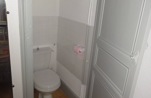Thermal Apartment | Studio (n ° 5) of 18 m² on the 1st floor 100 m from the Thermes de Vichy