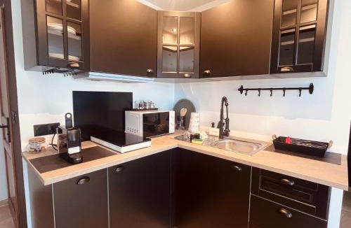 Les Pennes-Mirabeau Apartment | Studio neuf avec accès piscine, terrasse, parking - proche Marseille et aéroport