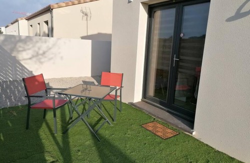 Serignan Apartment | Studio NO