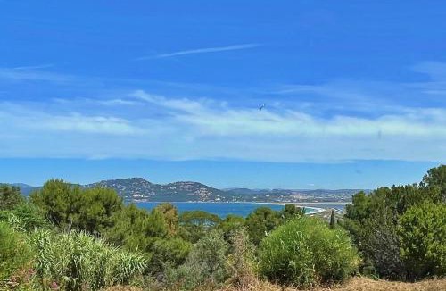 Giens Apartment | Studio Presqu'île de Giens - vue mer - Porquerolles - VILLAGE