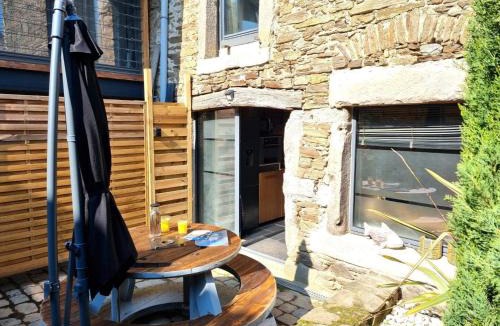 Tartaras Apartment | Studio rénové au calme de la campagne - 2 pers. - FR-1-496-389