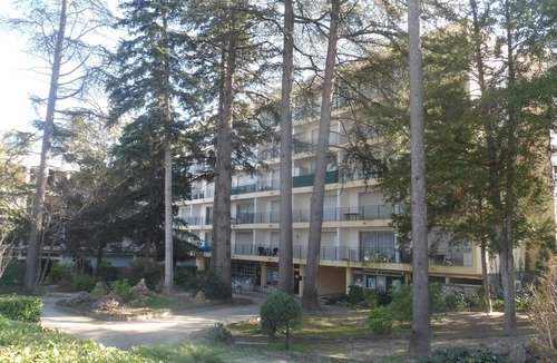 Greoux-les-Bains Apartment | Studio renovated - Gréoux les bains en provence -residence les cèdre