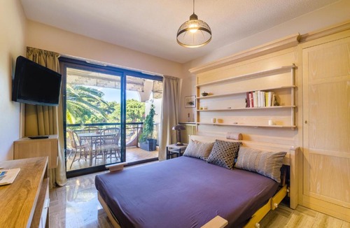 Villeneuve Loubet Beach Apartment | Studio Riviera de Bahia