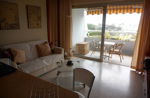 Villeneuve Loubet Beach Apartment | Studio with air conditioning and garage in Villeneuve Loubet Beach