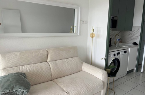 Le Dramont Apartment | Studio with balcony, sea & golf view, swimming pool, parking-Hameau Cap Esterel