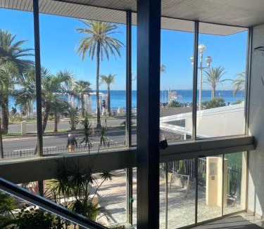 Carre d'Or House | Studio with Terrace & Rooftop Pool in Promenade des Anglais
