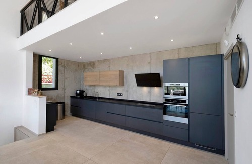 Les Adrets-de-l'Esterel House | Stunning Modern Corian Villa with All Comforts in the Heart of the Estérel Mountains