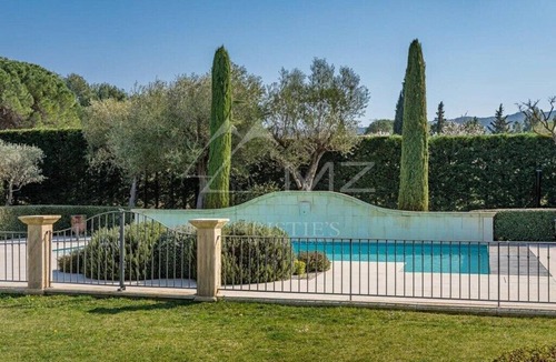 Eygalieres House | Stunning provencal villa a short stroll from the beautiful village of Eygalières