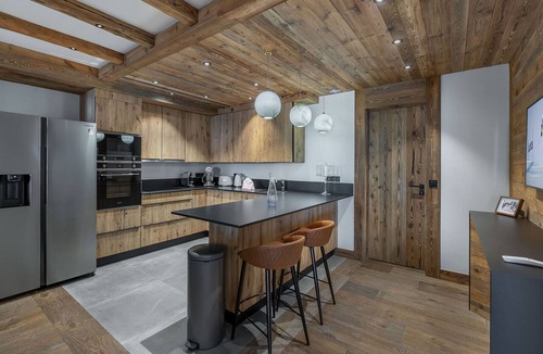 Val-d'Isere Apartment | Stunning Ski-In/Ski-Out Apartment with Jacuzzi Near Bellevarde, Val-d'Isère