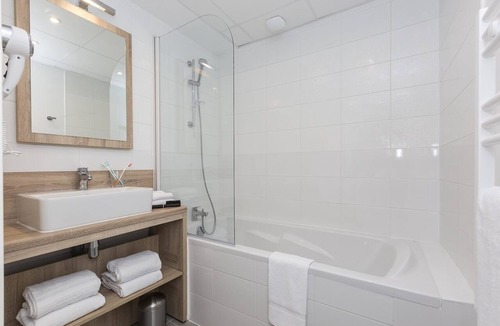 Rivedoux-Plage Apartment | Stylish Beachside Apartment